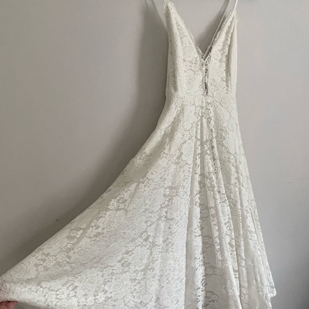 Lulu’s White Lace Dress